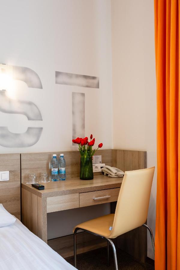 Practicotel Kiev Eksteriør billede