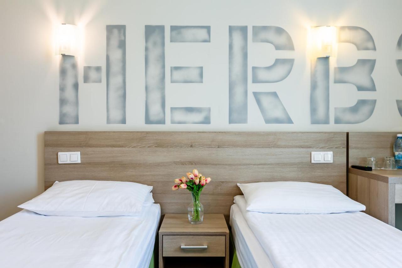 Practicotel Kiev Eksteriør billede