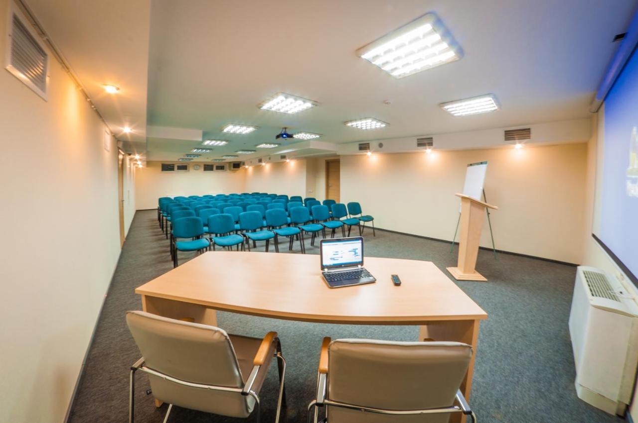 Practicotel Kiev Eksteriør billede